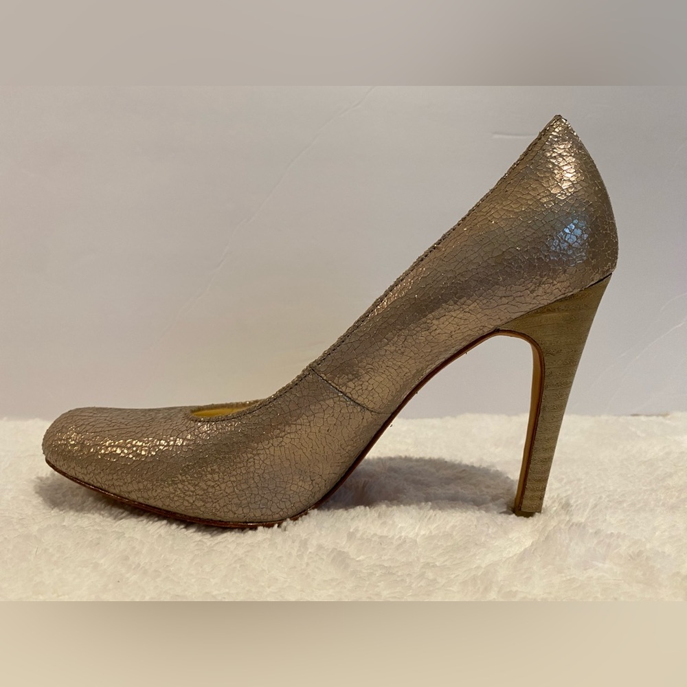 COACH Adina Crackled Leather Champagne Pump Heel Size 6.5